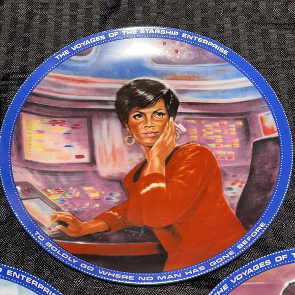8 Vintage 1983 Star Trek Collectable Plates In Mint Condition! - Picture 11 of 17